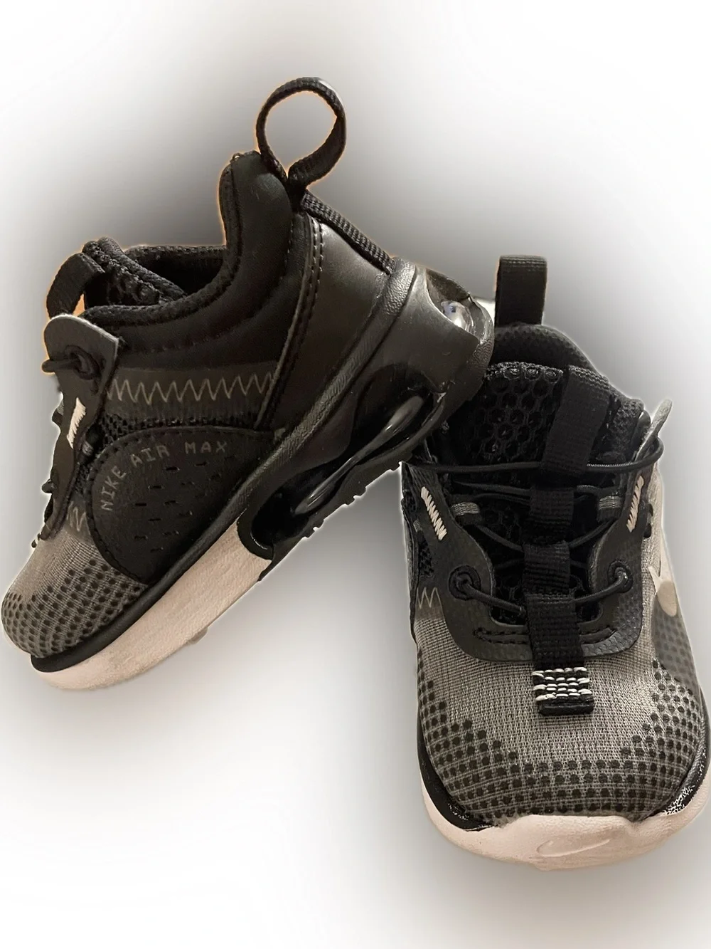 Nike Toddler Black and Gray Athletic Shoes